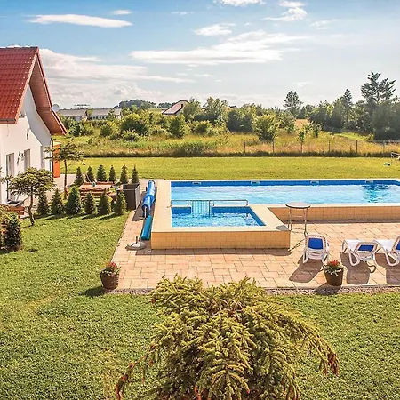 Dom Szeregowy Prázdninový dům